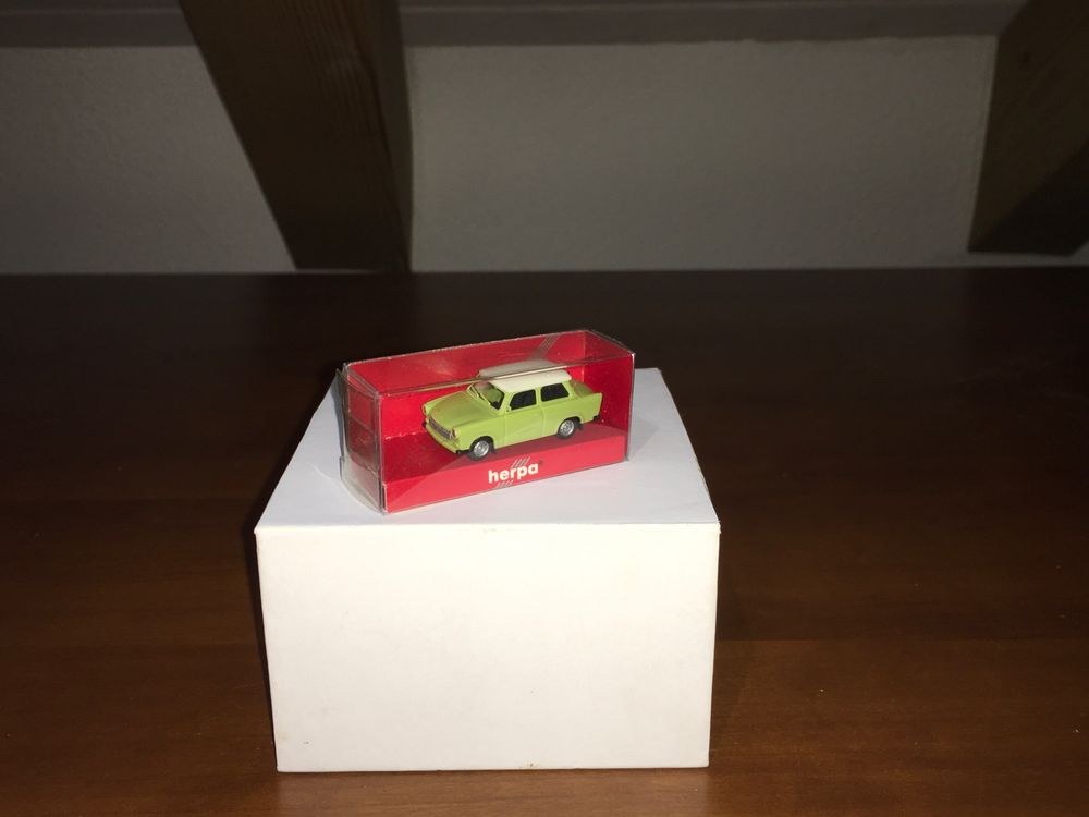 Herpa HO Trabant 601 Limousine de luxe 1985 » Modellbahn Nütz