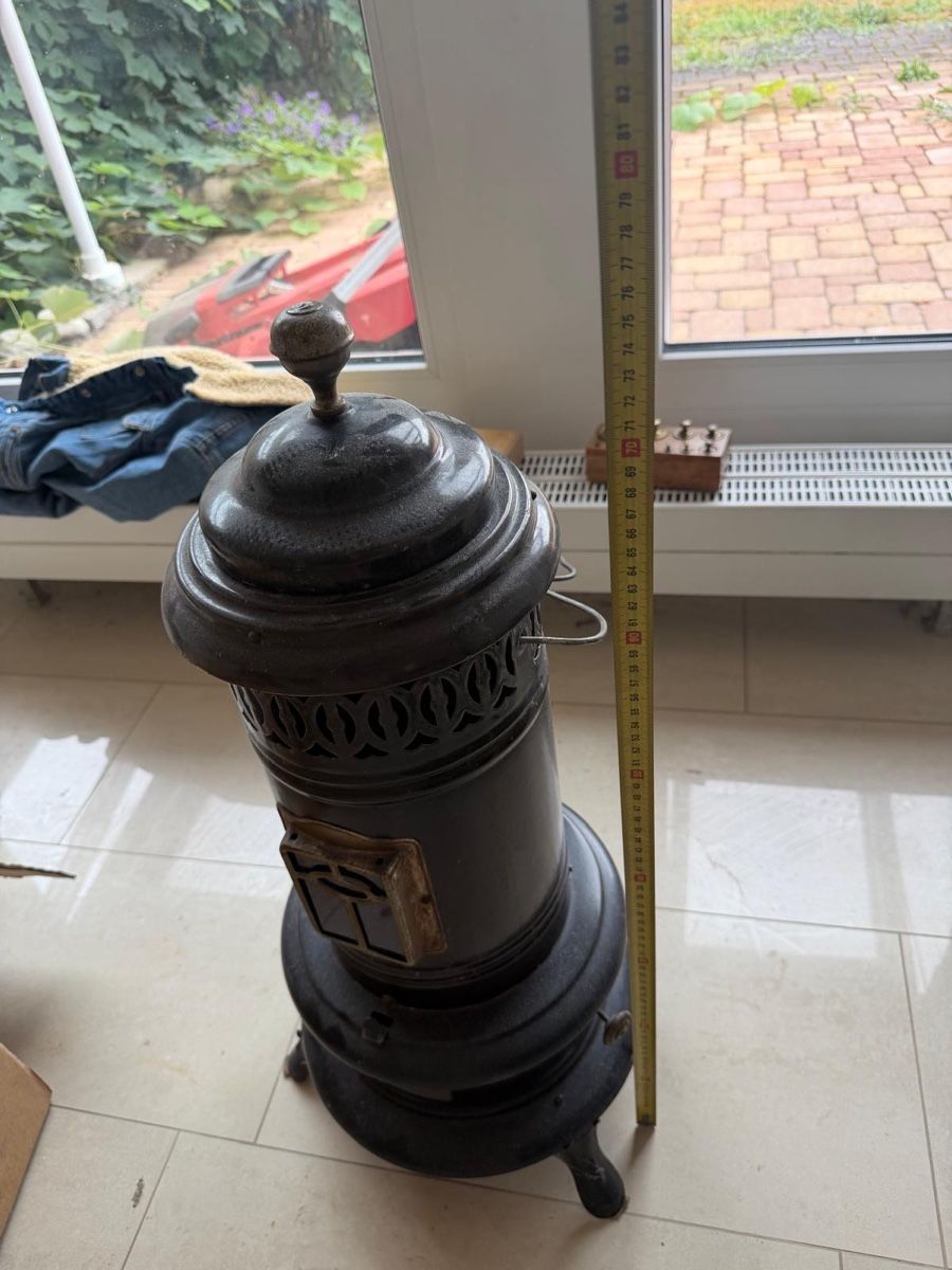 Altri mobili d'antiquariato: Ofen, Gaskocher, mit Messingplakette, Höhe ca 80cm – Usato da Zürich venduto da Privat_13 4