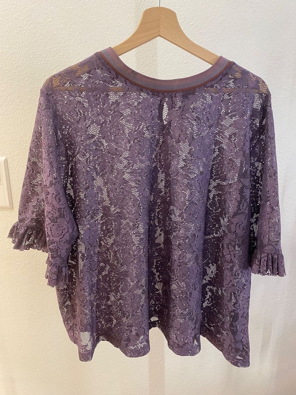 Asos T-shirt: Asos Spitzen-Shirt lila Gr. 54 – Usato da Pratteln venduto da a23_j2gs 1