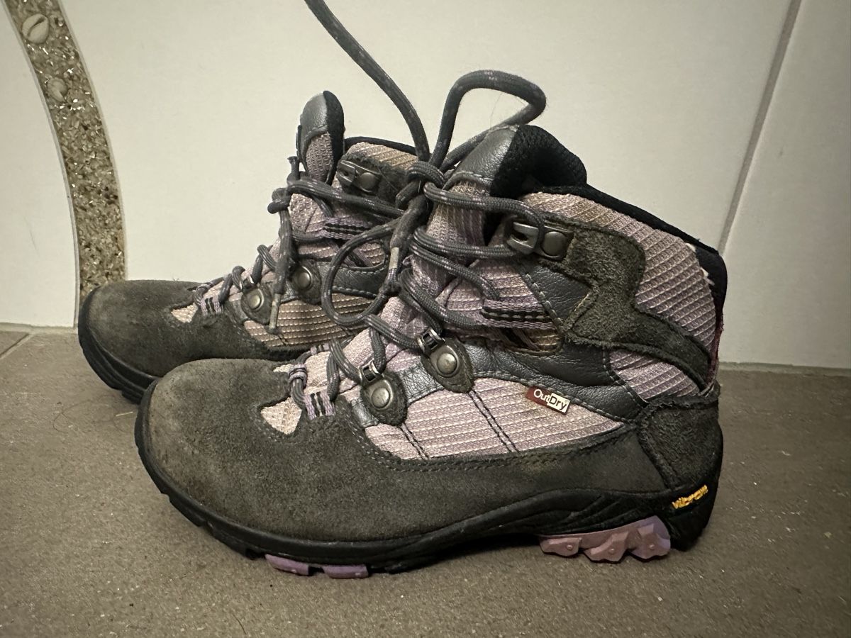 Everest Scarpe per ragazze: Everest Wanderschuhe Grösse 32 – Usato da Busswil venduto da billib