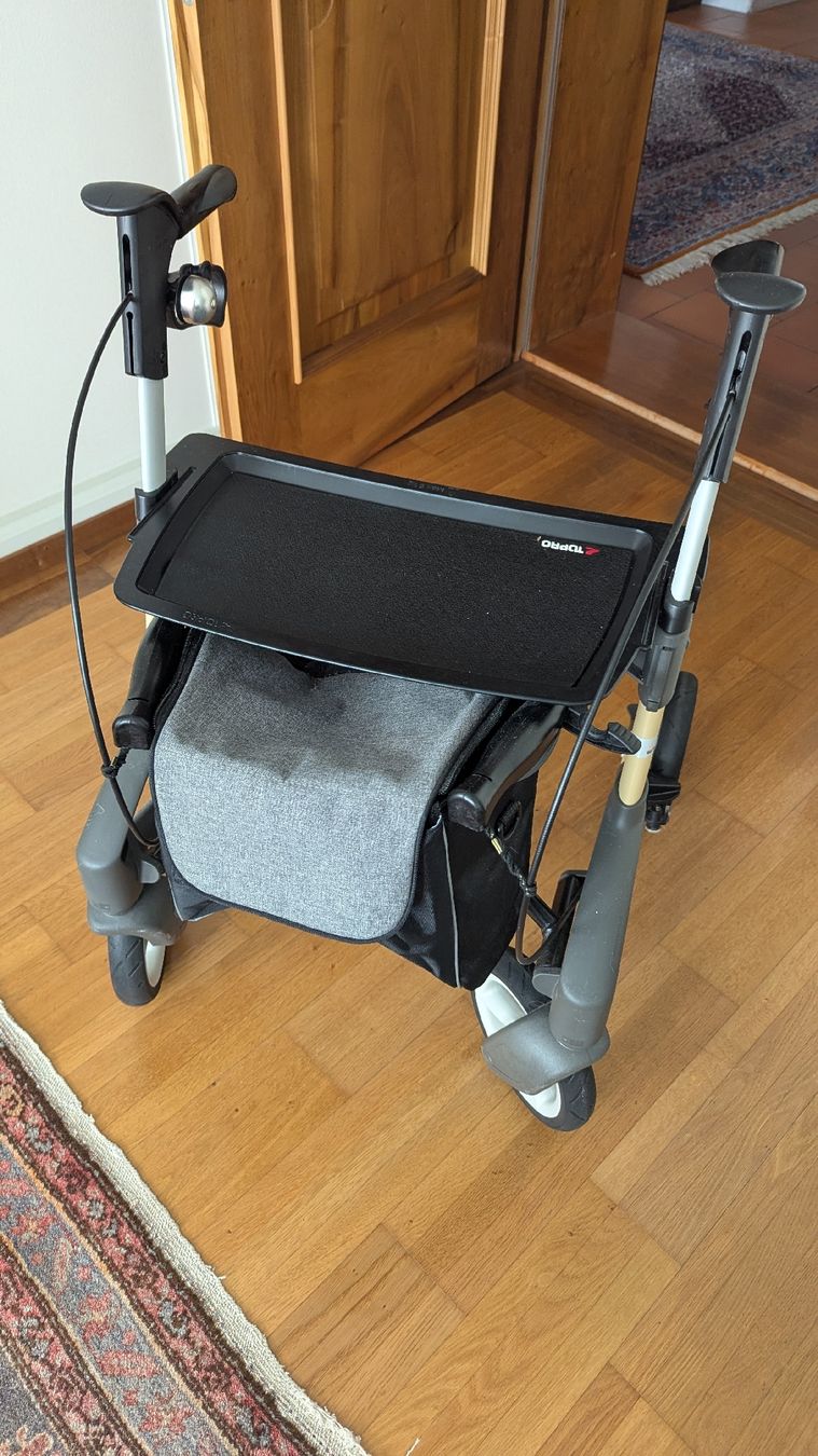 Aides à la marche: Rollator – D'occasion à Schwyz par baze 4