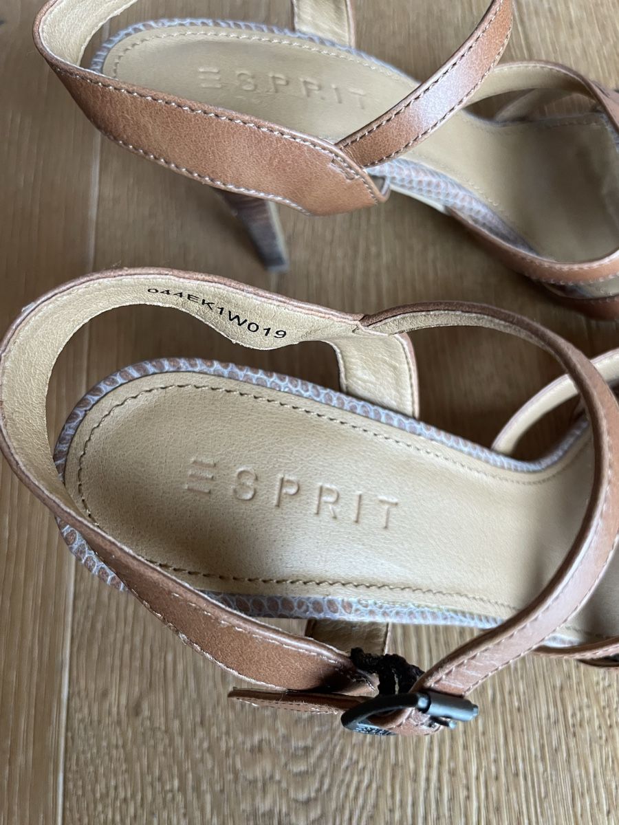 Esprit Scarpe da donna: High Heels / Riemen Sandalen – Usato da Aarwangen venduto da erd_ngx8 2