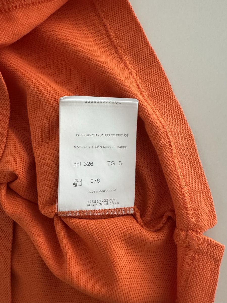 Moncler Magliette Polo: Polo Moncler – Nuovo (secondo la descrizione) da Bellinzona venduto da eli_6mr5 2