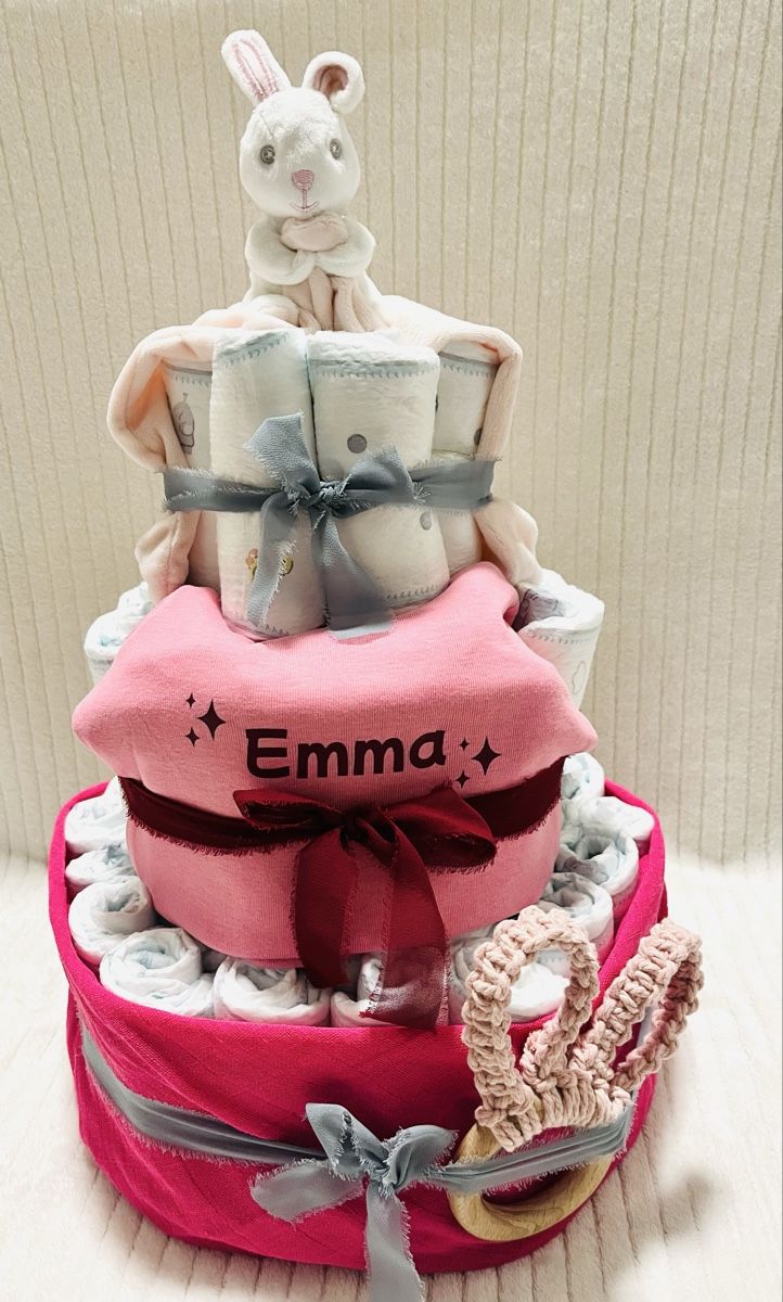 Pampers Windeleimer & Windeln: Windeltorte gross, Body rosa – Neu (gemäss Beschreibung) aus Lohn-Ammannsegg von AmandaG1987