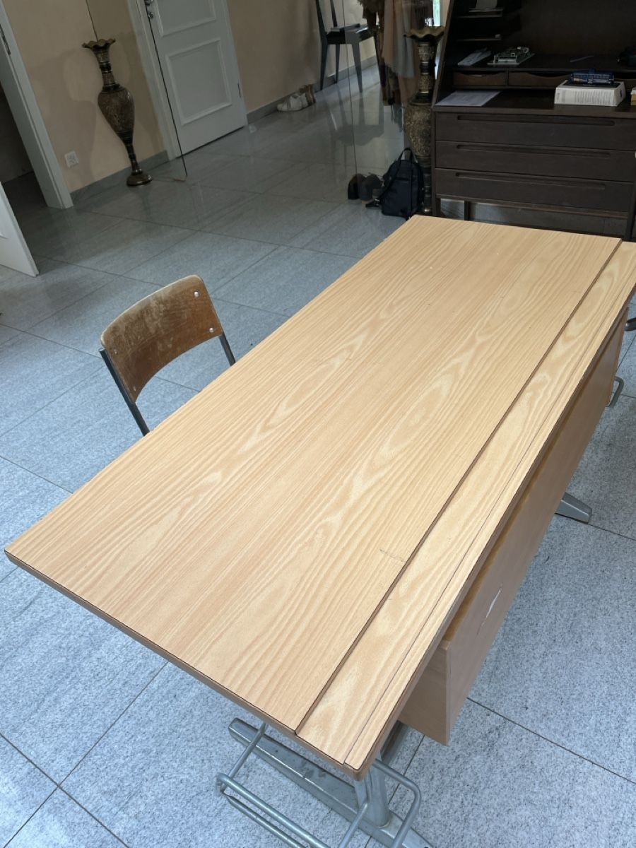 Schreibtische: Kinder-Schreibtisch – Gebraucht aus Stallikon von g_amisha 1