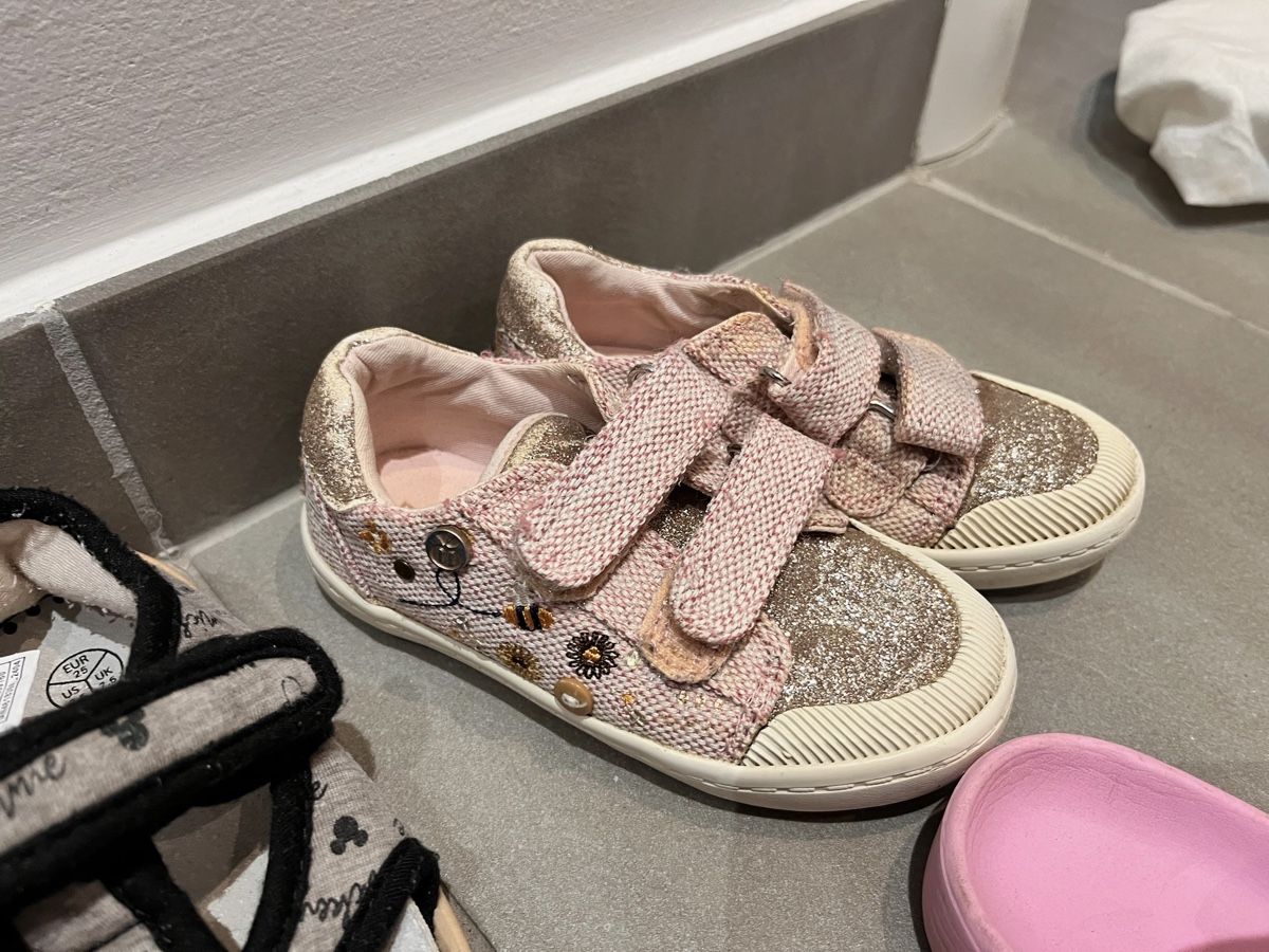 Schuhe für Mädchen: Mädchen Schuhpaket 25 – Gebraucht aus Agno von me_me_me 3