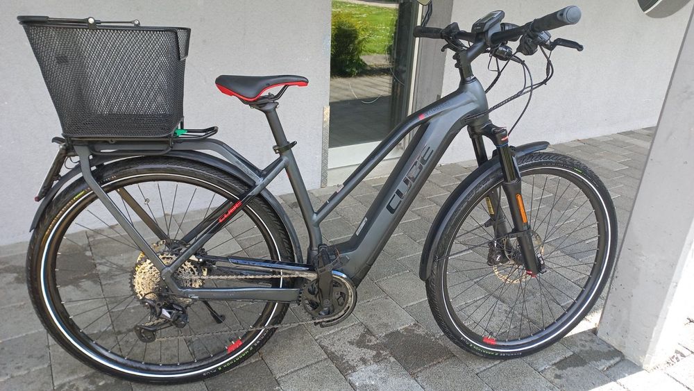E-Bike 45 km/h - Cube Kathmandu Hybrid 45 625 Trapez (Gebraucht) in ...