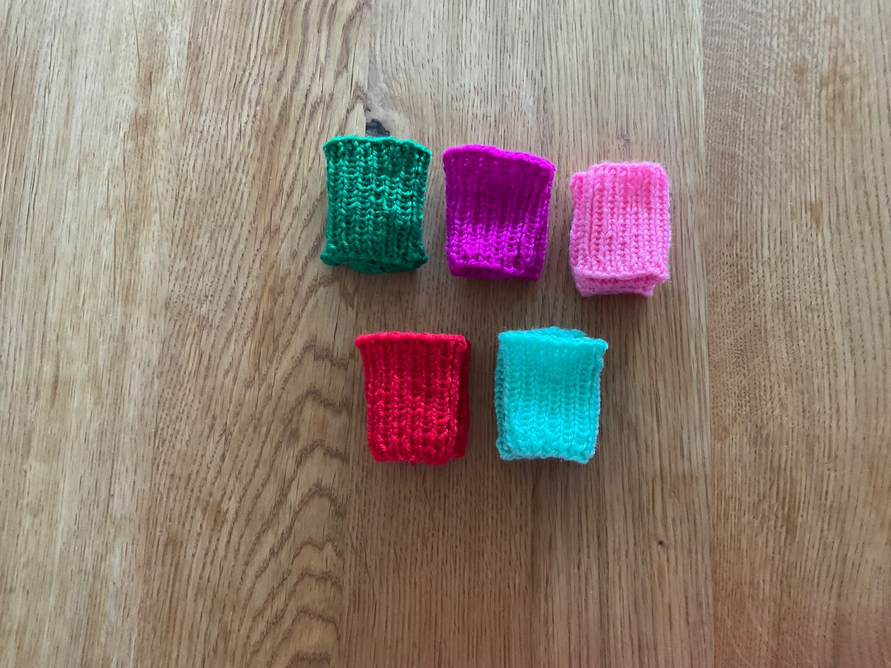 Guanti: Handgestrickte Kinder- Pulswärmer verschiedene Farben – Nuovo (secondo la descrizione) da Wetzikon ZH venduto da FeeF 1