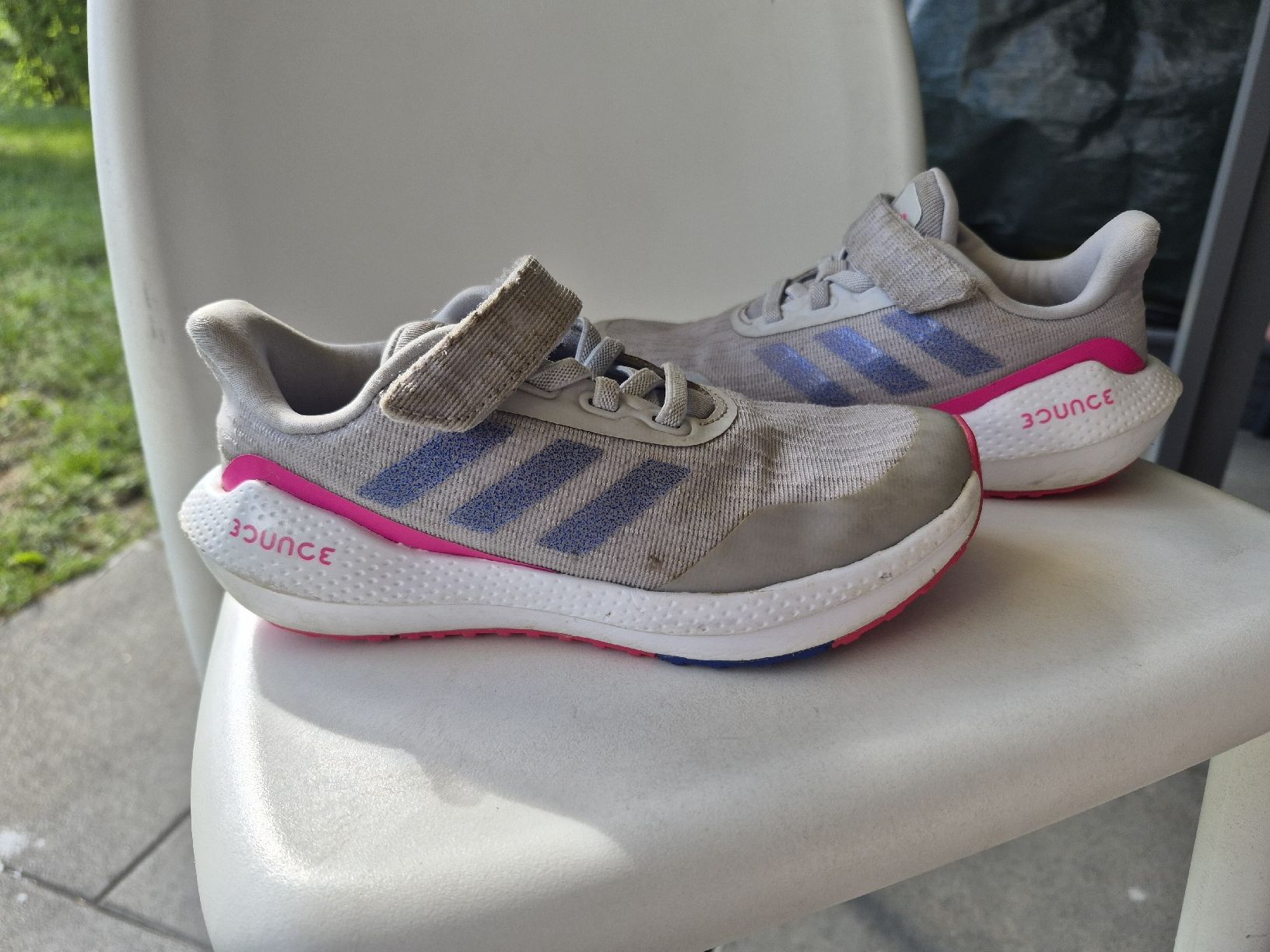 Adidas Scarpe per ragazze: Adidas Turnschuh Gr. 29 – Usato da Lyss venduto da Isa3250 1