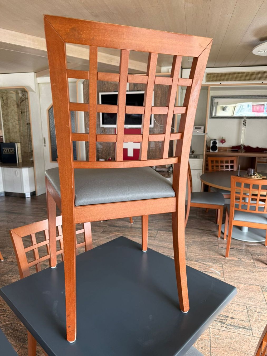 Sedie: Restaurantstuhl aus Holz – Usato da Ziegelbrücke venduto da ProfiGastro 1