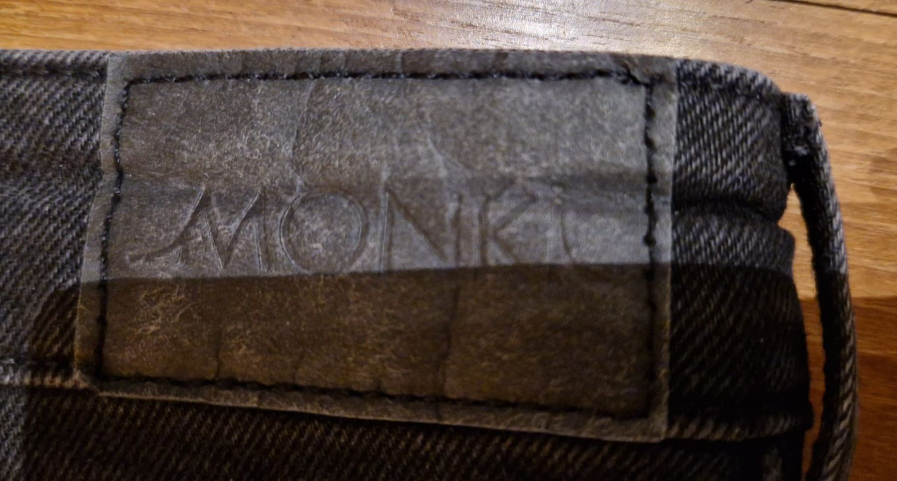 Monki Jeans: Jeans Monki, schwarz, Gr. 32, neu – Neu (gemäss Beschreibung) aus Oberdorf BL von Eselsohr21 2