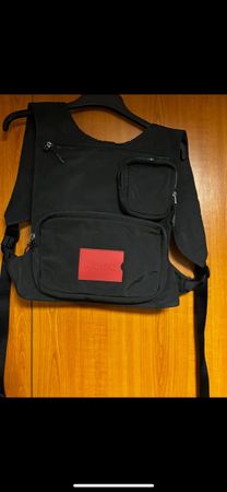 Sac Hugo Boss noir - tendance et parfait pour l'été!