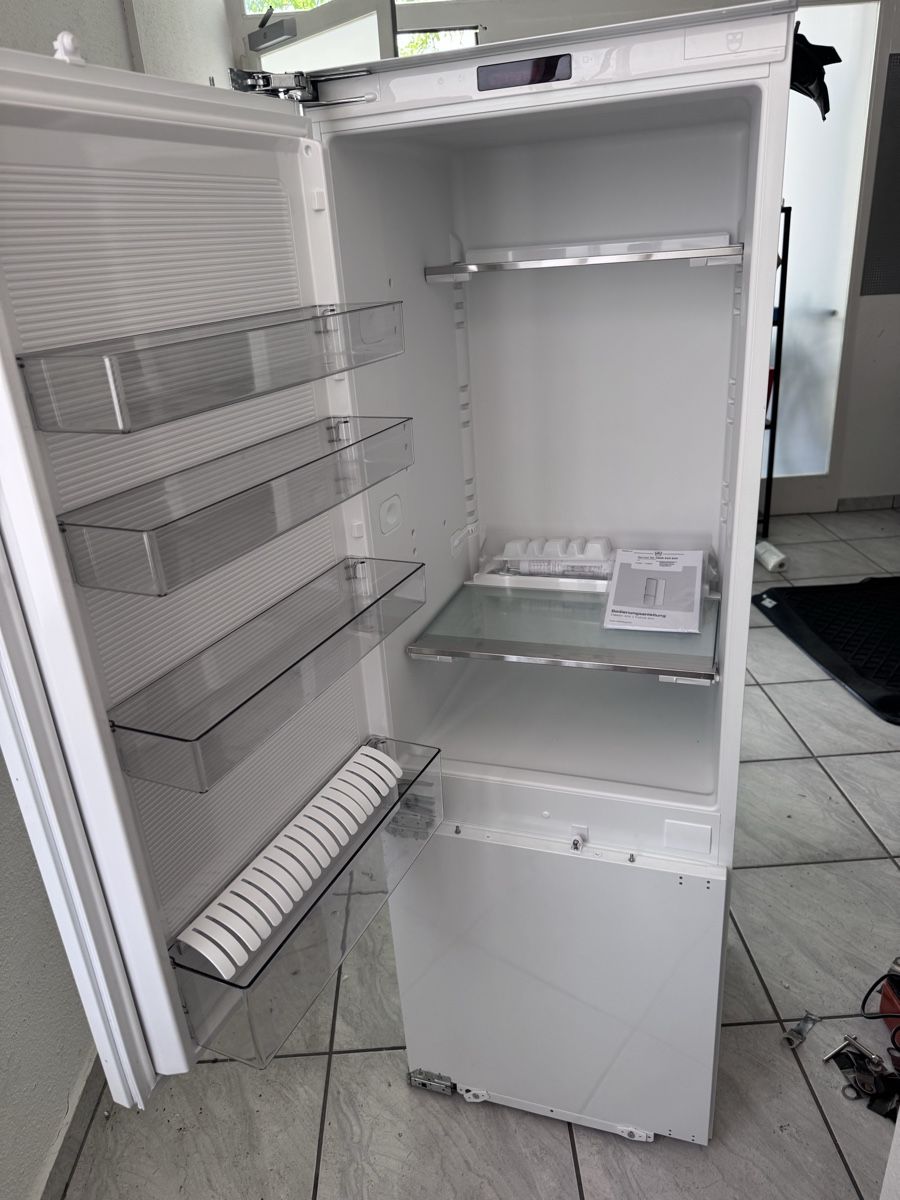 V-Zug Frigoriferi: Vzug Kühlschrank Future Eco – Usato da Schinznach Bad venduto da Bann 4