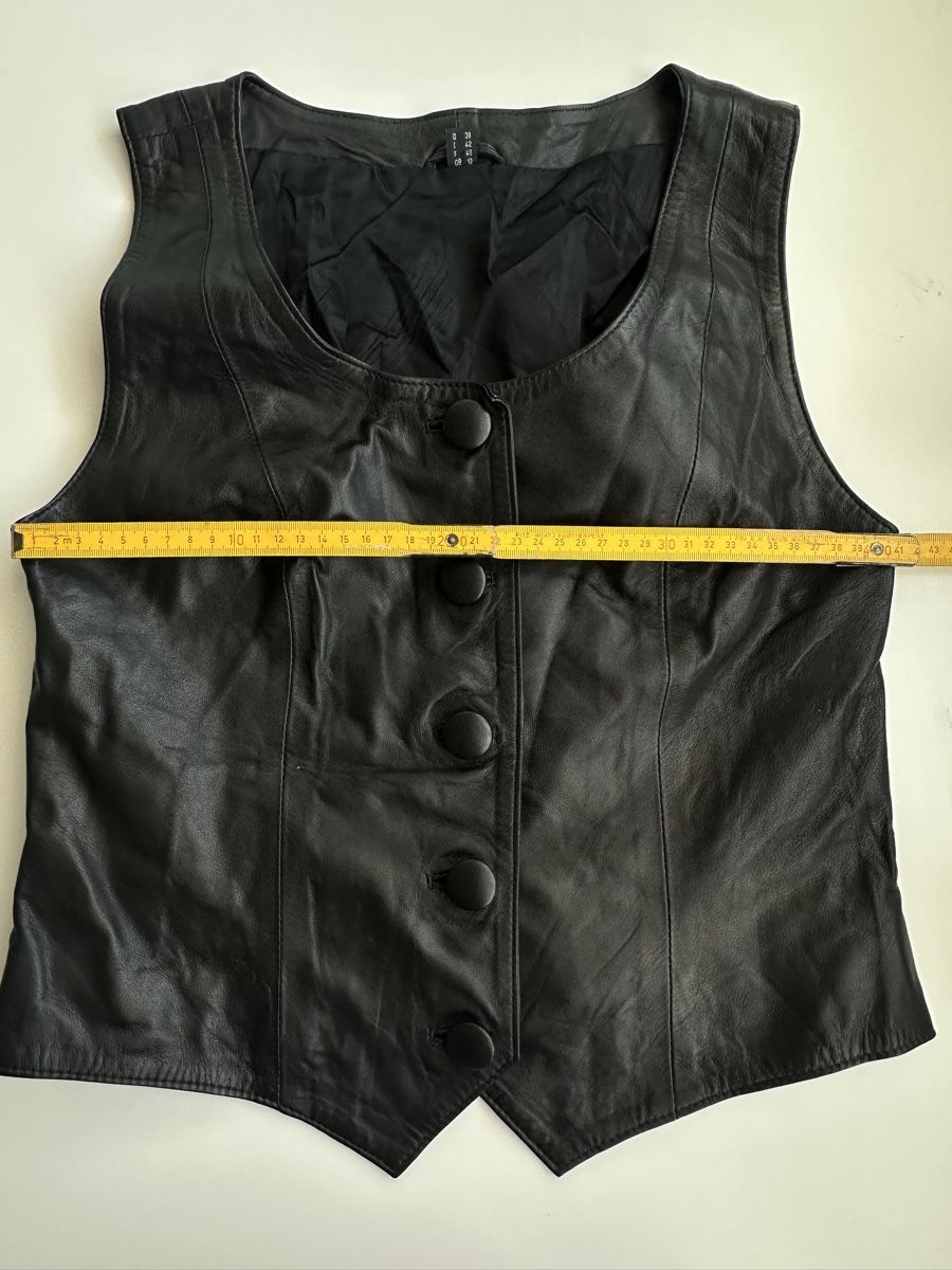 Gilet & Giacche senza maniche: Leather Vest - Black Button Up Style – Usato da Vevey venduto da ledidream 7