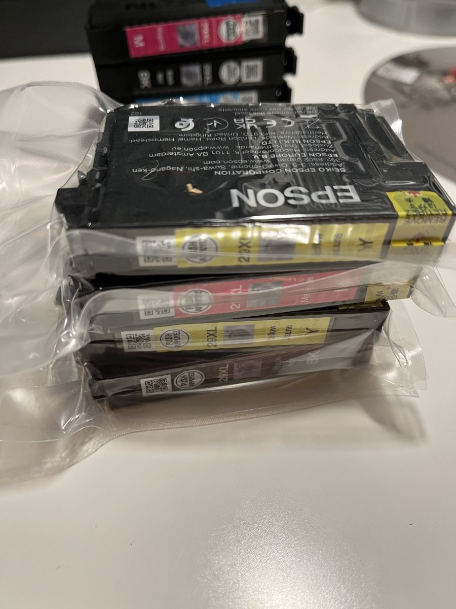 Epson Druckerpatronen & Toner: Cartouches Epson – Neu und originalverpackt aus Perly von Cafelual