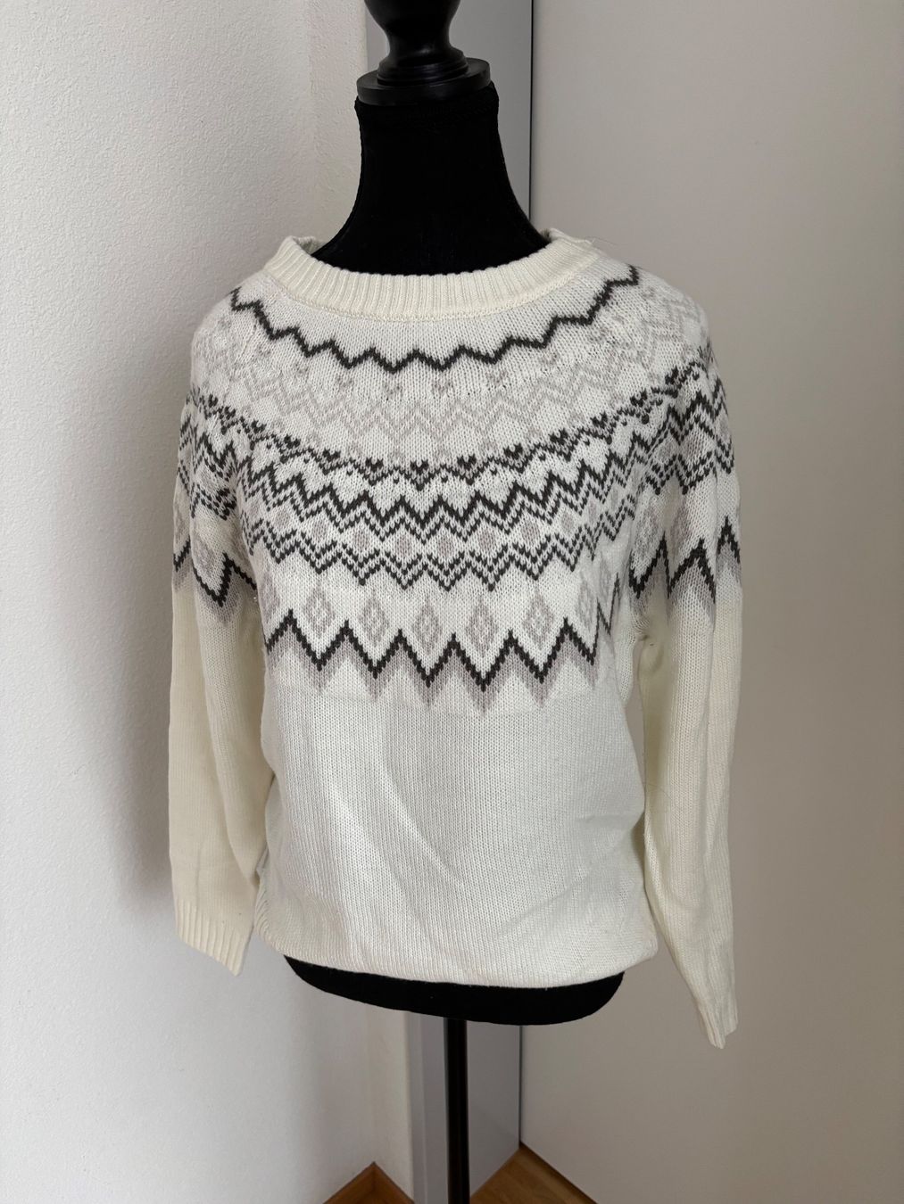Maglioni & Felpe: Winter Pullover mit Norweger Muster, Gr. 36/38. – Usato da Zürich venduto da GGMZ