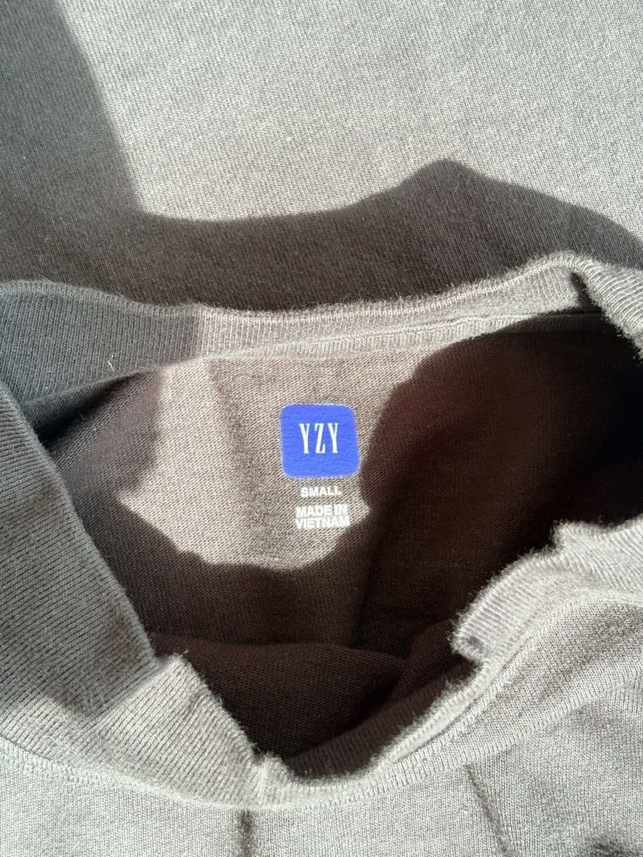 Gap Top: Longlseeves Yeezy Gap – Nuovo e nell'imballaggio originale da Lausanne venduto da mil_2s88 2