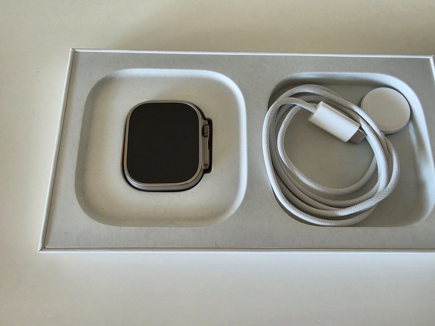 Apple Smartwatch: Apple Watch Ultra 2 + 3 straps + Latercase – Usato da Zürich venduto da agirardello 1