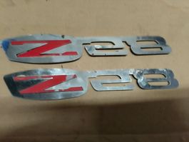 Klebe Emblem / Schriftzug, Z28   2stk.