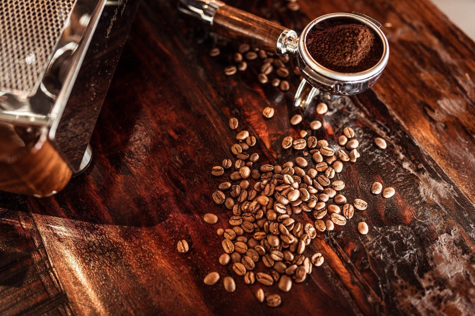 Cibi & Specialità: Berg der Seelen Espresso from Nepal – Nuovo e nell'imballaggio originale da Doppleschwand venduto da Kaffee-Sommelier 2