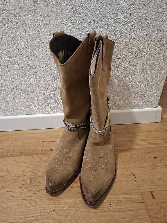 Chaussures femmes: Stiefel von Felmini – Neuf (Voir description) à Rothrist par sydney81