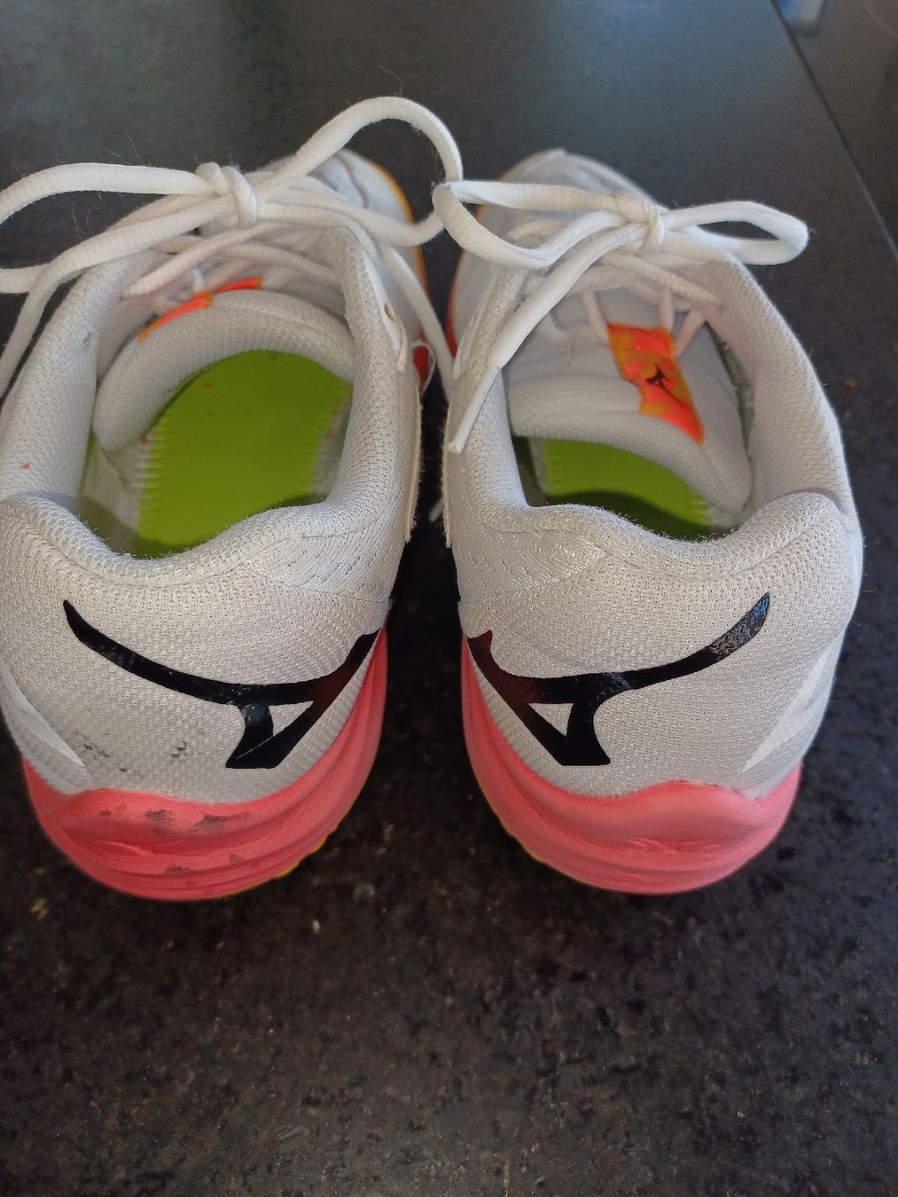Asics Scarpe da uomo: Asics Hallenturnschuhe Gr 38.5 – Usato da Buchberg venduto da Tschosie 2