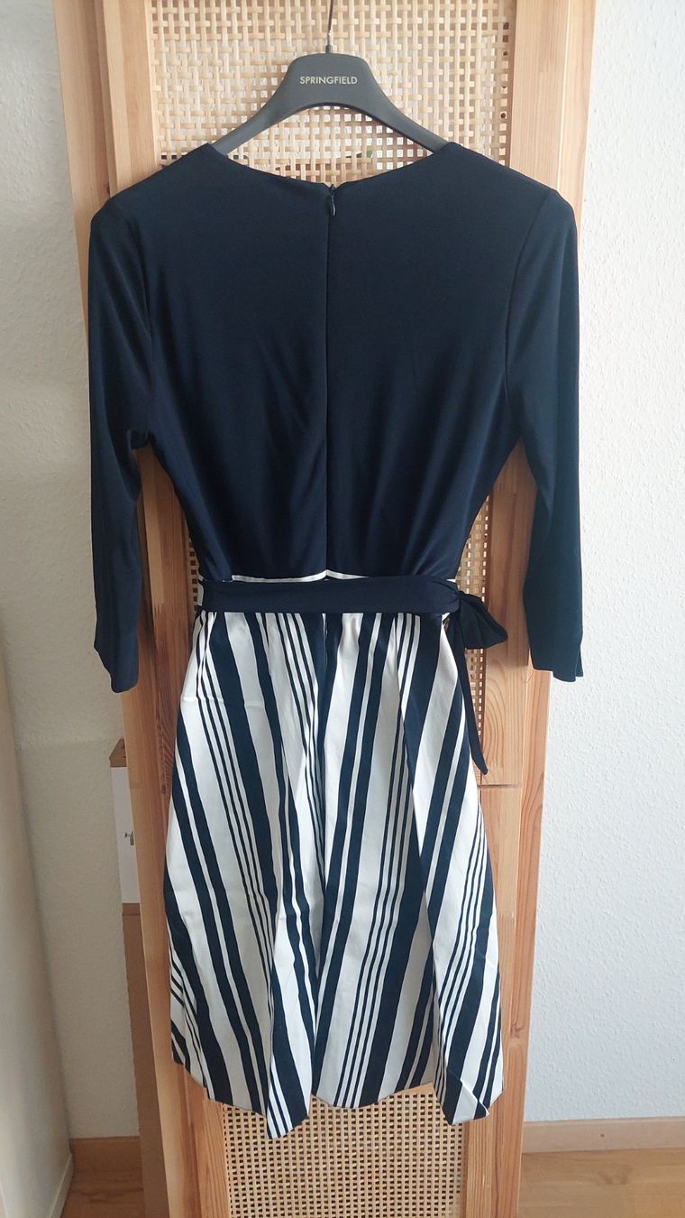 Kleider: Robe Principles rayée bleue et blanche, taille 38 (M) – Gebraucht aus Genève von a_t_g5kq 2