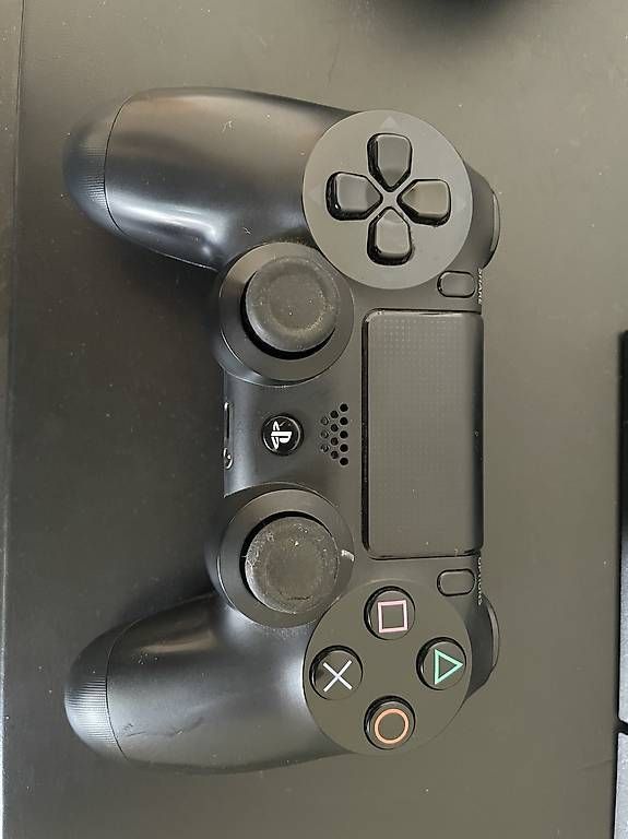 Console: PS4 Slim inkl. 3 Games & 2 Controller – Usato da Luzern venduto da -drums- 3