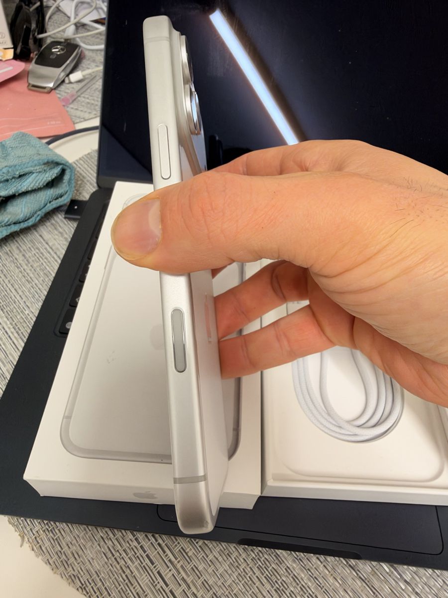Apple Telefoni cellulari / Smartphones: IPhone 17 Pro Max 256GB Silber – Usato da St. Gallen venduto da mania03 5
