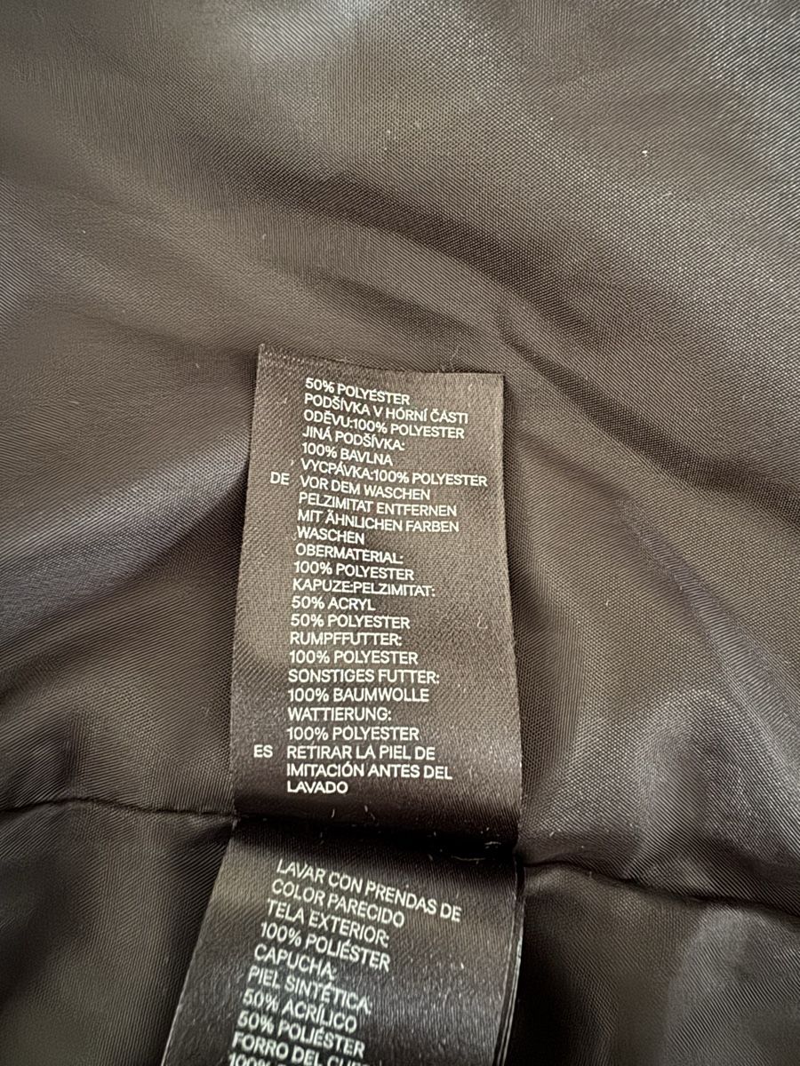 H&M Gilet & Giacche senza maniche: Winter Weste mit Kapuze, Grösse 34 – Usato da Köniz venduto da blacksofa 1