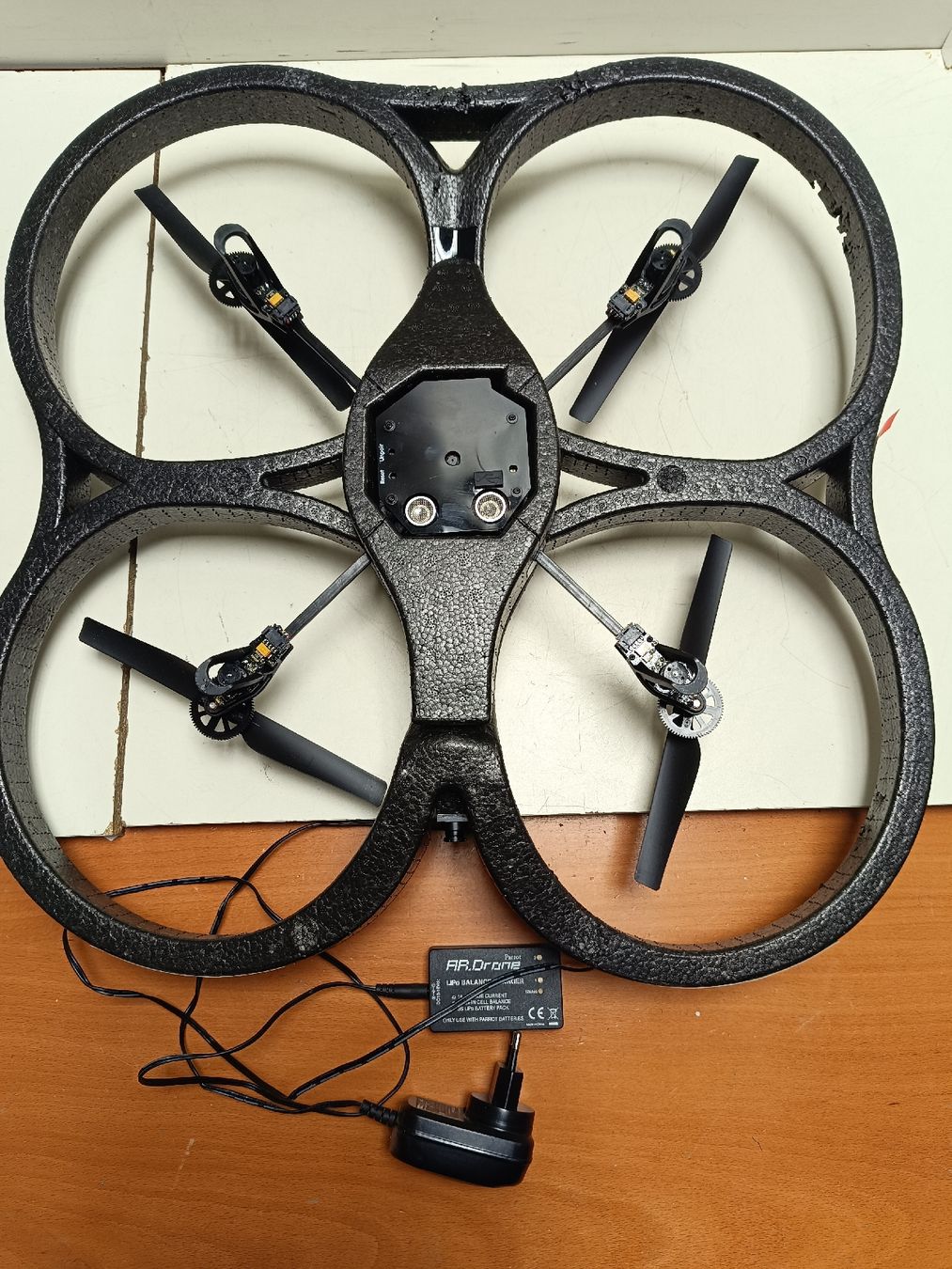 Parrot Modellismo RC: Parrot AR.Drone 1.0 - (em133) – Usato da Künten venduto da Schnaepplihuus 6