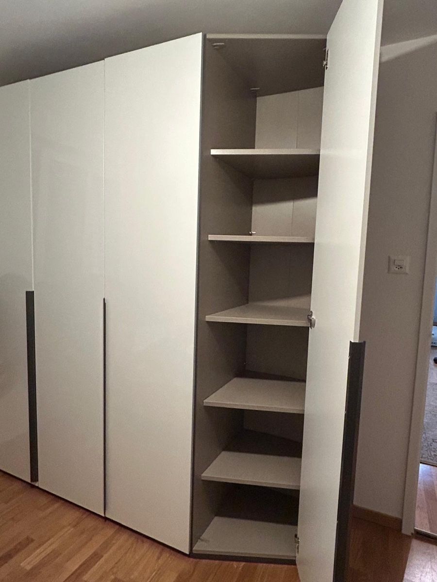 Armoires: Kleiderschrank – D'occasion à Kreuzlingen par 44eriix 1