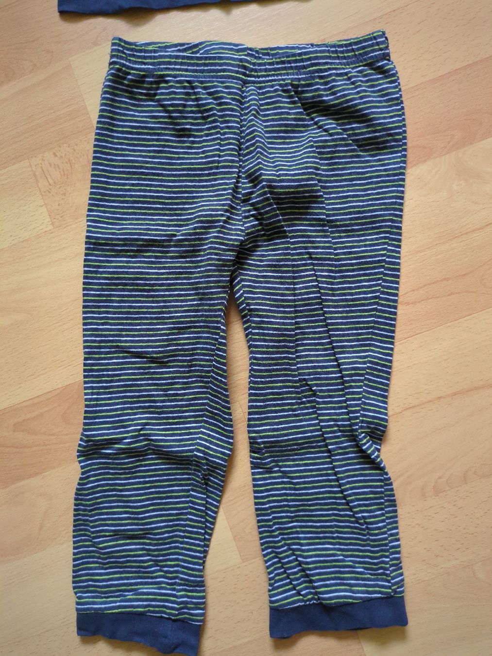 Pigiama & Simili: Kinder Pyjama Langarm Dino Grösse 98/104 – Usato da Adlikon b. Andelfingen venduto da IlonaSp 2