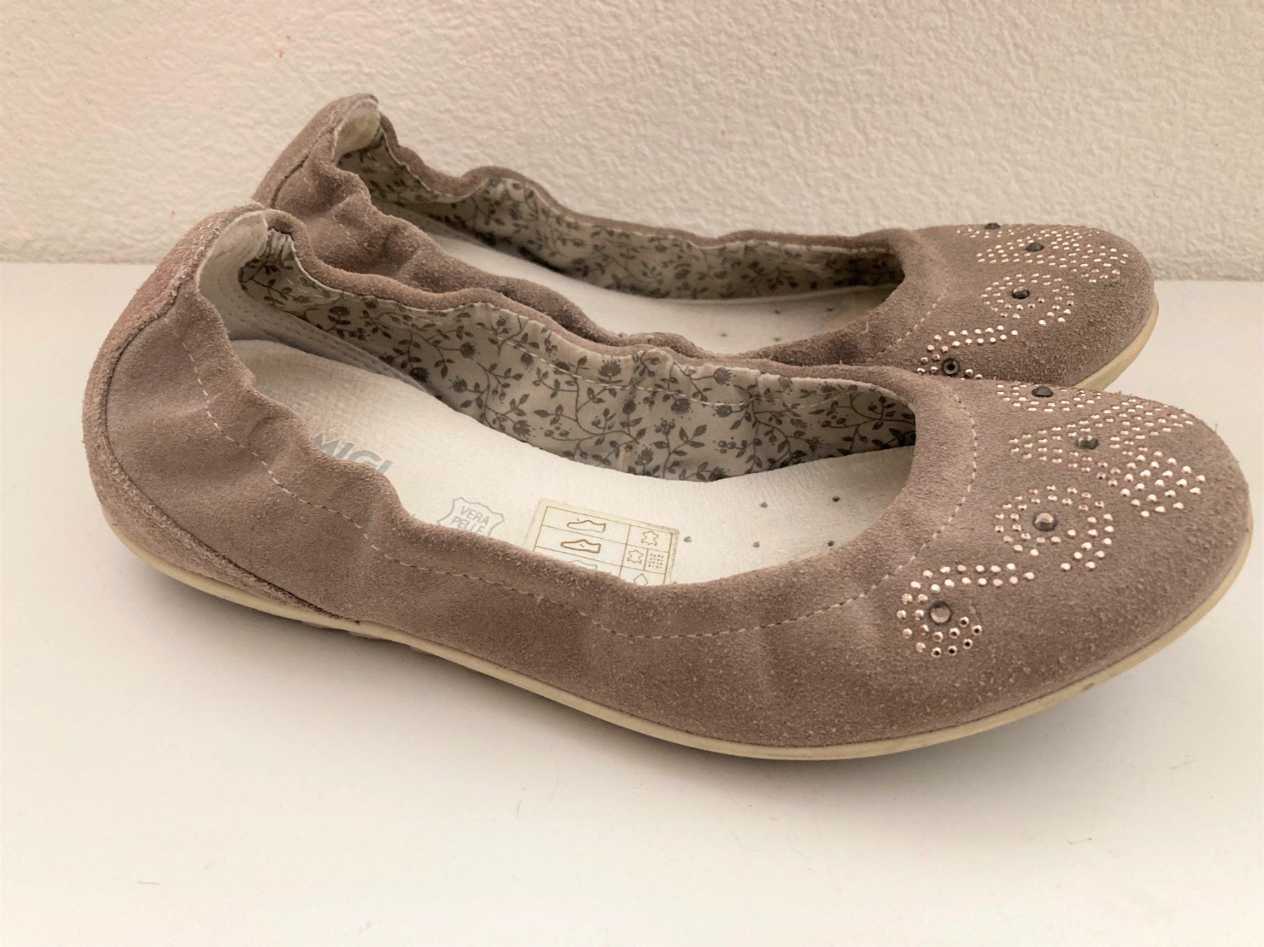 Primigi Scarpe per ragazze: Primigi Ballerinen aus Leder, Gr. 36 – Nuovo (secondo la descrizione) da Basel venduto da Nofretete39