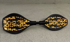 Waveboard Skateboard mit Lichtrollen