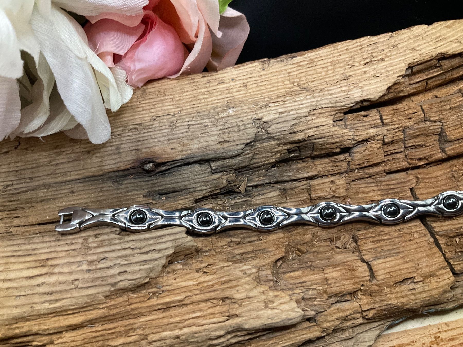 Bracciali & Braccialetti: Armband Edelstahl mit Magnetkugeln – Usato da luzern venduto da Alpendorf1 2