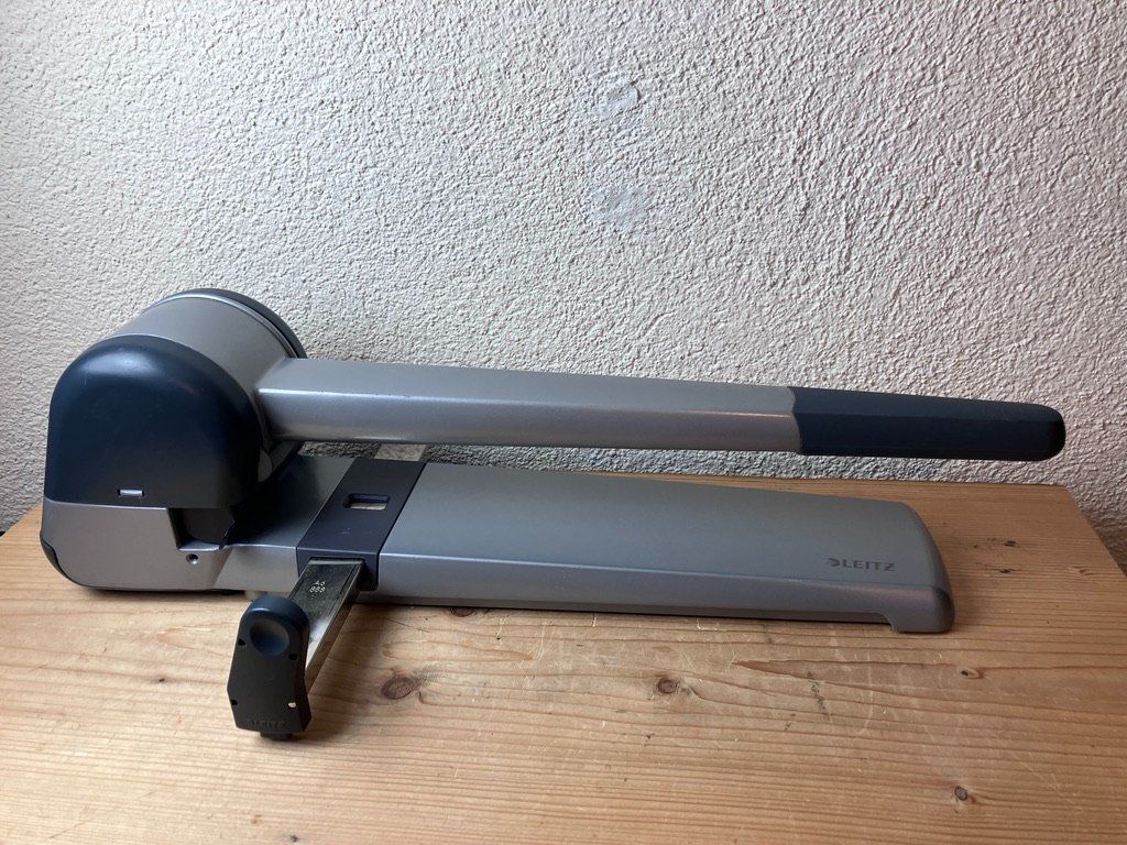 Leitz Tous les outils: Leitz Superlocher Modell 5182 bis 250 Blatt – D'occasion à Fislisbach par Promo 4