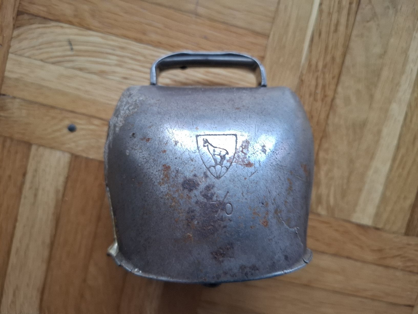 Campanacci mucche: Cloche de chèvre usagée mais fonctionnelle – Usato da Crémines venduto da Carambaaa