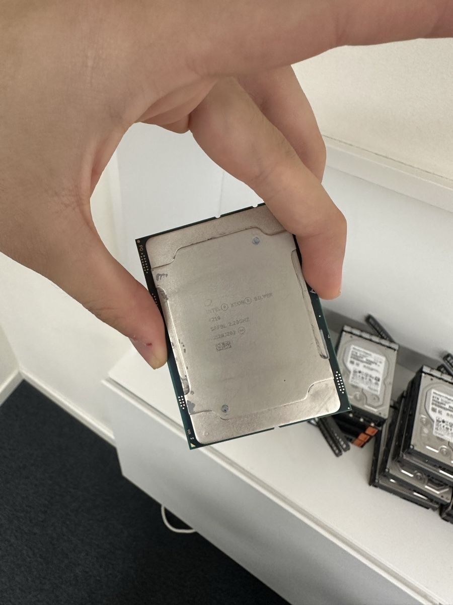 Intel Composants électroniques: Intel Xeon Silver 4210 used 6x – D'occasion à Zürich par Secginekmek