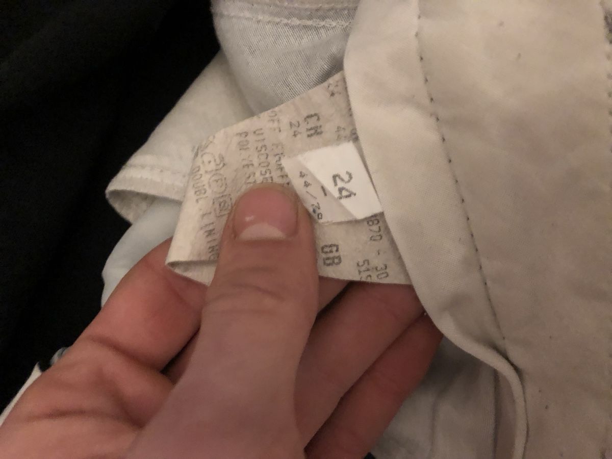 Pantaloni: Schwarze Anzugshose – Usato da Zürich venduto da yas_alam 1