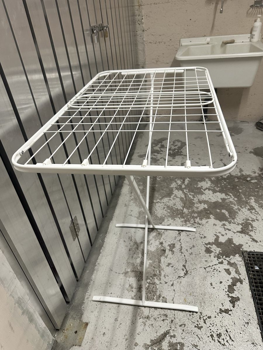 Stenditoi: Clothes drying rail  – Nuovo (secondo la descrizione) da Basel venduto da VanBuyer2010