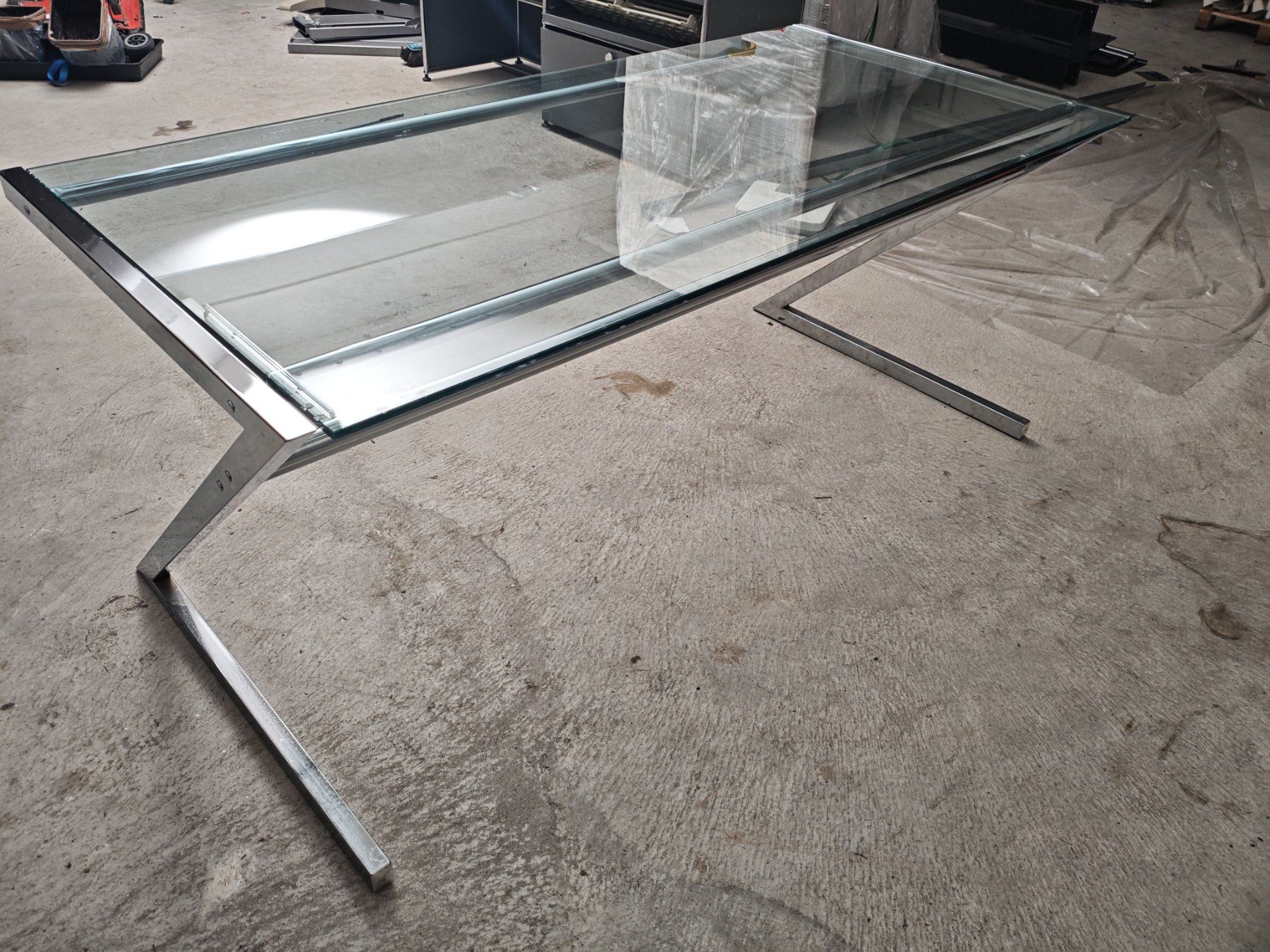 Tavoli: Designer Glastisch mit Chromgestell – Usato da Dübendorf venduto da tho_v2cs