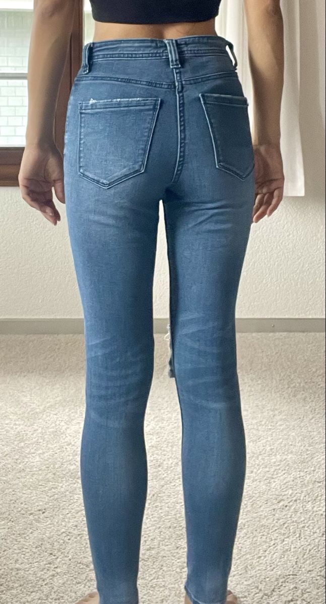 Jeans: Distressed Denim Jeans – Usato da Herisau venduto da Ciaoschein 1