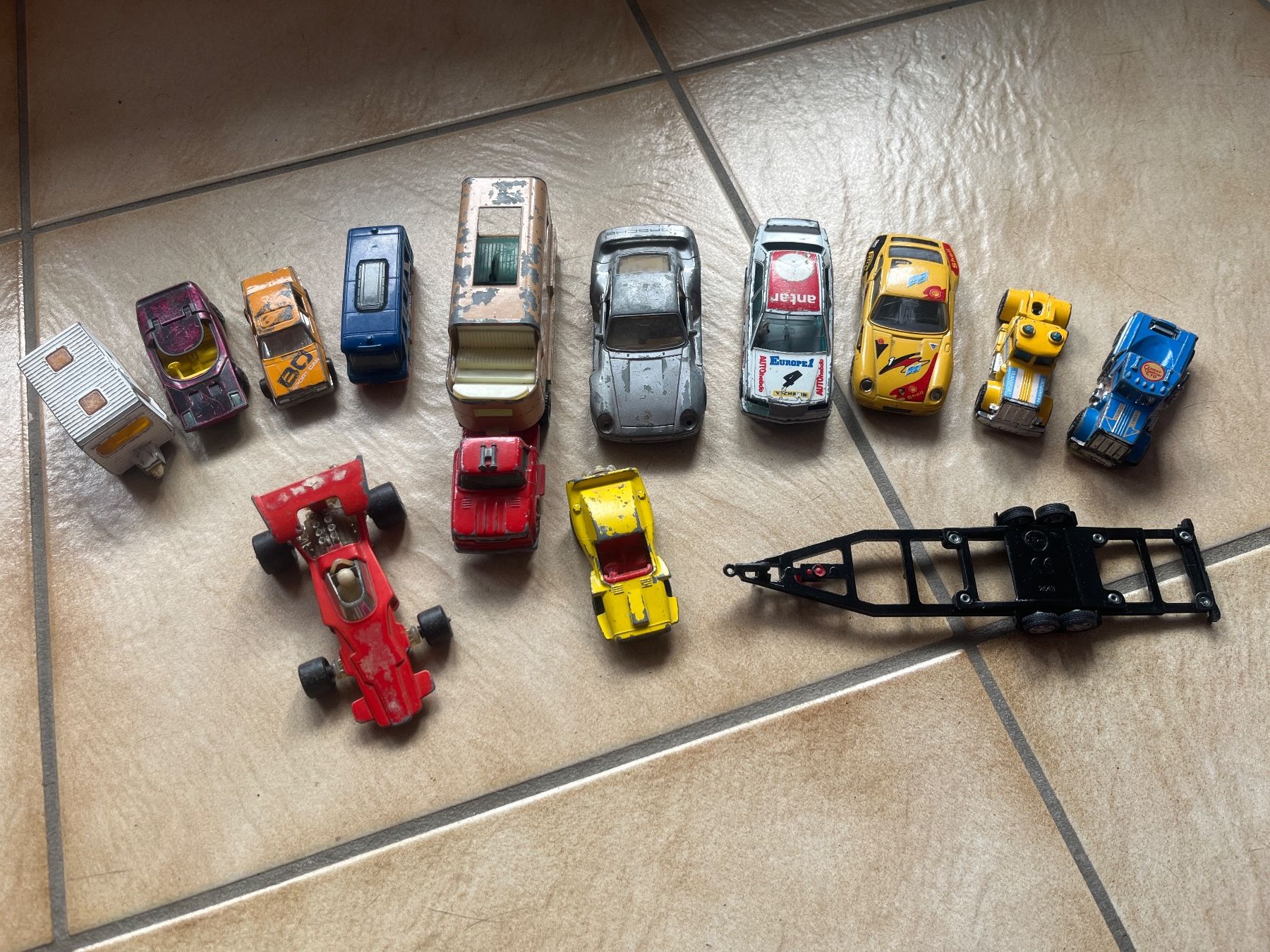 Bburago Modellini d'auto: Lot de modèles réduits BURAGO, MC Toy, SIKU, MATCHBOX... – Usato da Vernayaz venduto da Darkfrost