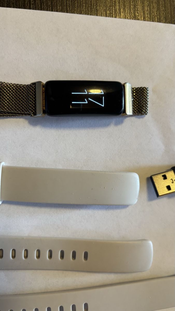 Fitbit Smartwatch: Fitbit Inspire 2 – D'occasion à Roggwil BE par R..