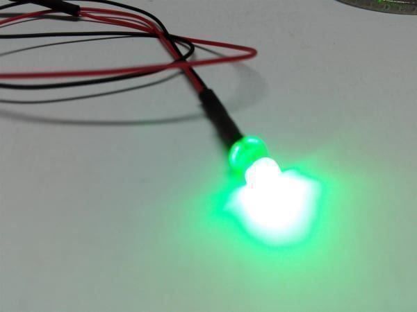 Componenti elettronici: Blink-LED 3mm grün 12V verkabelt – Nuovo (secondo la descrizione) da Luzern venduto da Salefactory