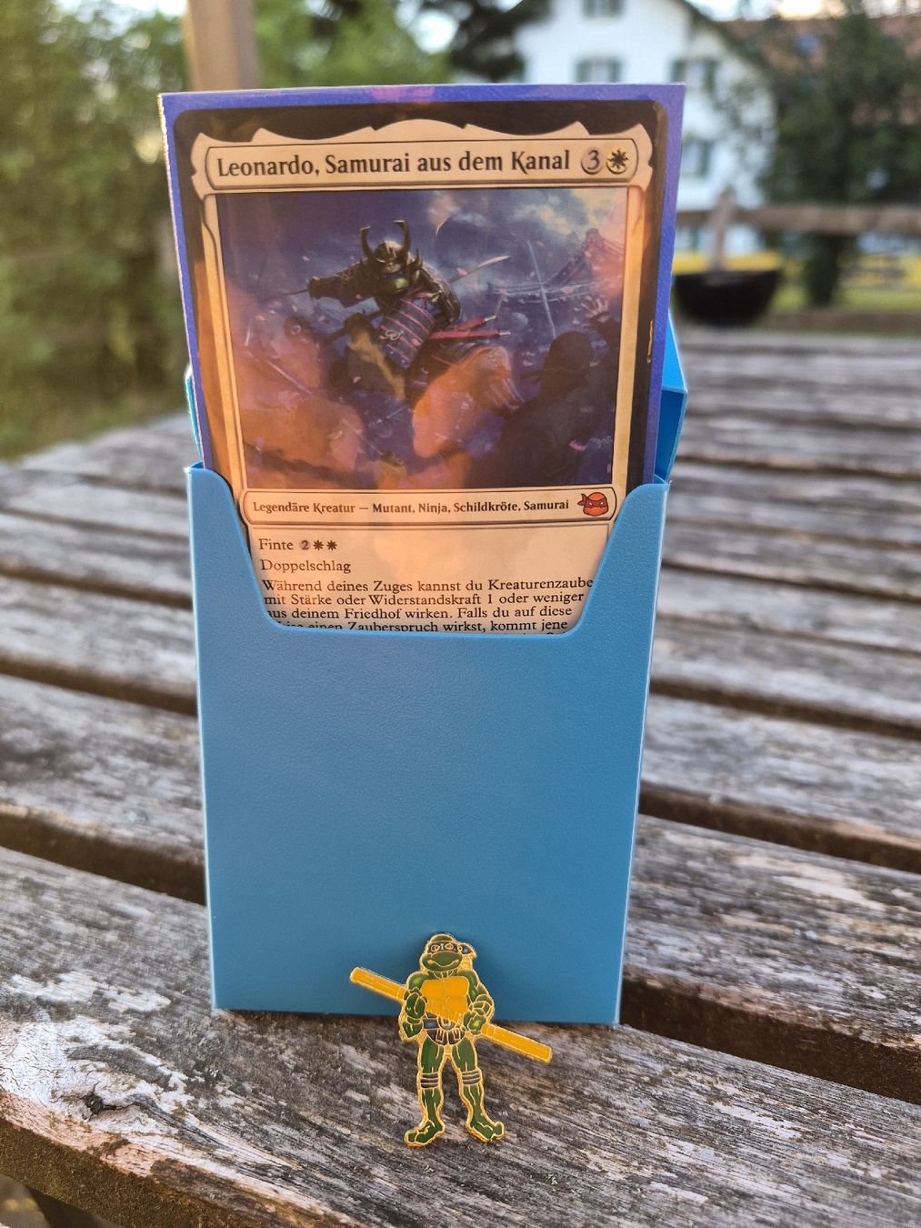 Magic The Gathering Carte collezionabili: MTG TMNT Leonardo Deck Deutsch NM + Gratis Pin – Usato da Savigny venduto da loi_7wxv
