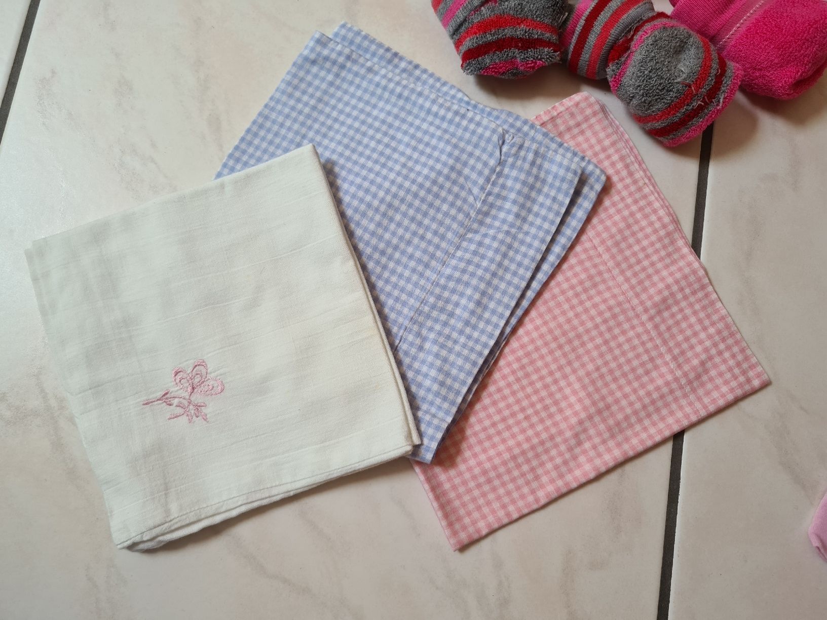 Lotti & Set di vestiti: Diverse Baby-und Kleinkind Kleider – Usato da Ebikon venduto da Songbird85 1