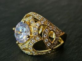 Ring 17(53) vergoldet Zirkonia Steinen schönes Geschenk Juwe