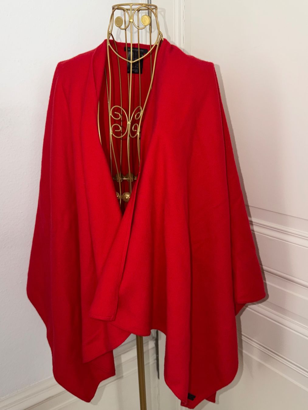 Altro in Moda donna: Designer Strenesse rot Poncho – Usato da Basel venduto da Blausara707